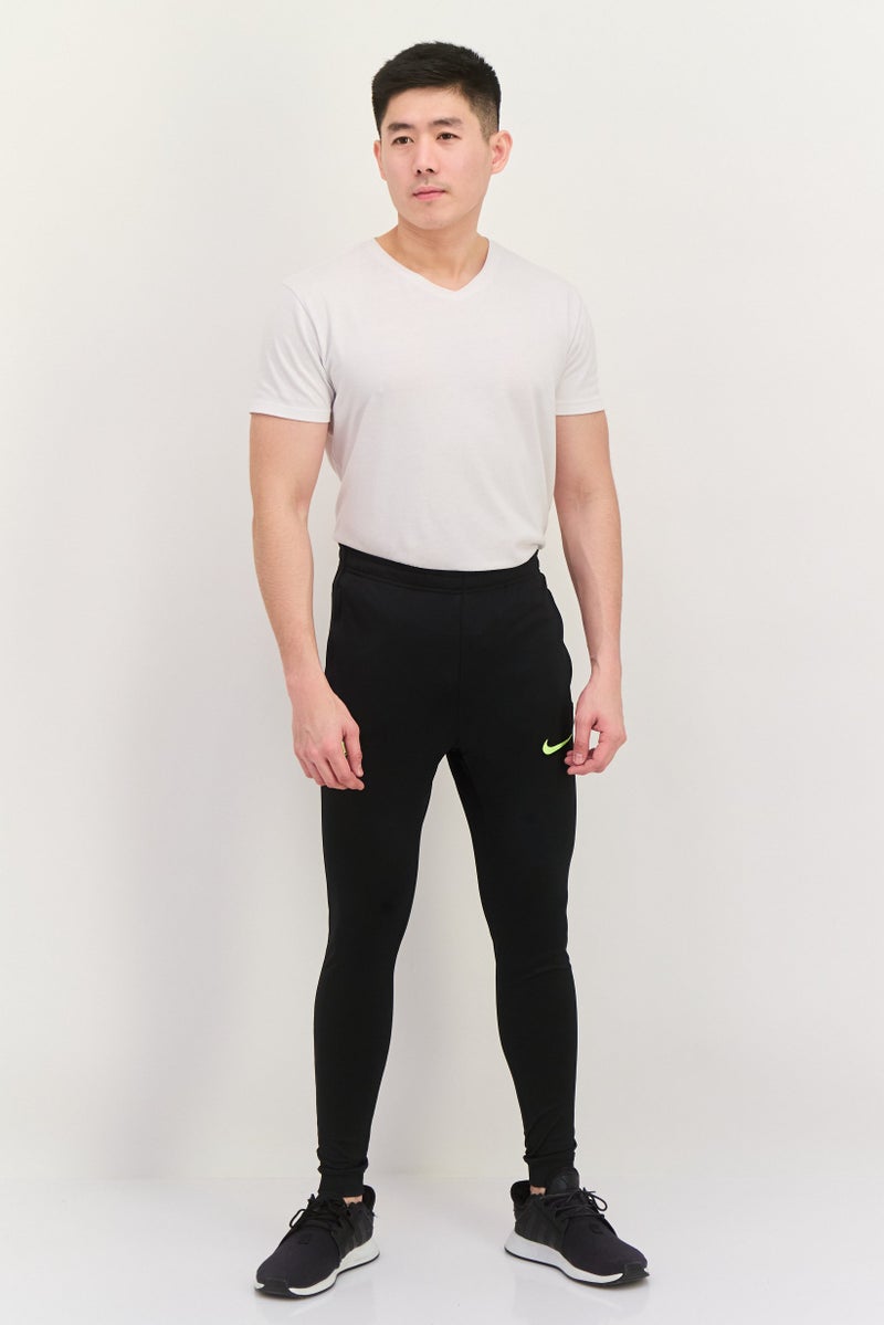 Nike سروال تدريب ضيق للرجال بشعار العلامة التجارية، أسود - Image 4